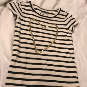 super cute black and white t shirt!